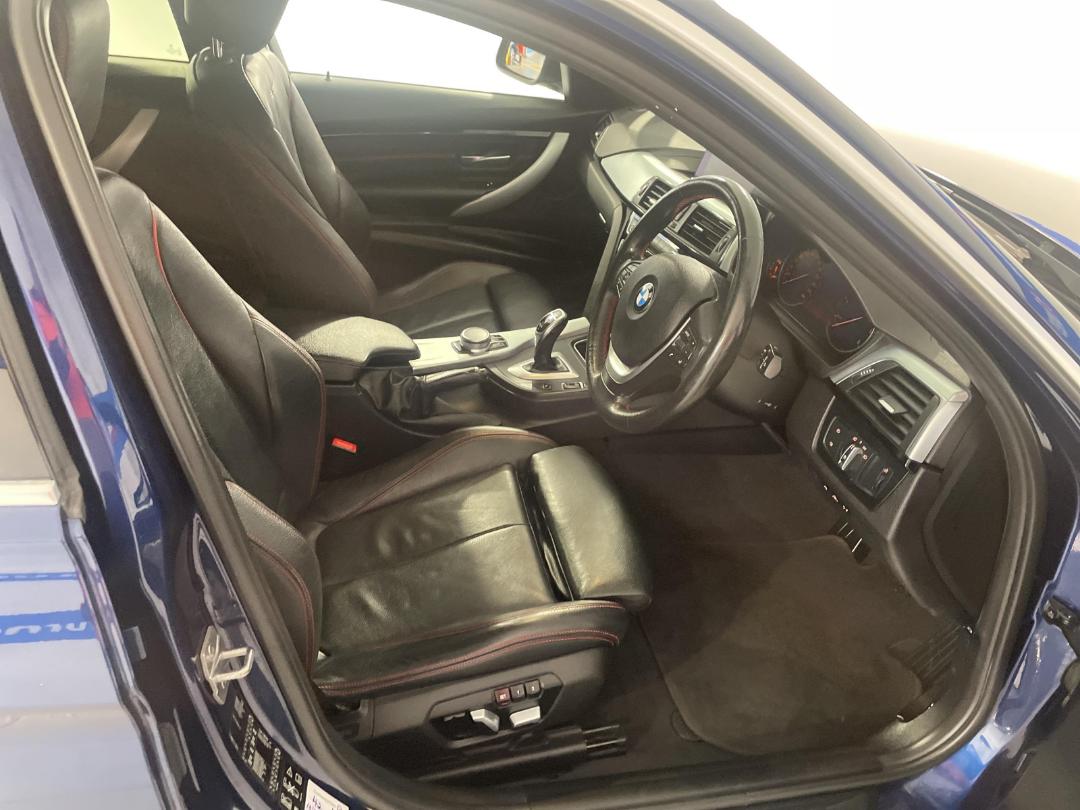 Photo '16' of BMW 3 Series Photo '16' of BMW 3 Series