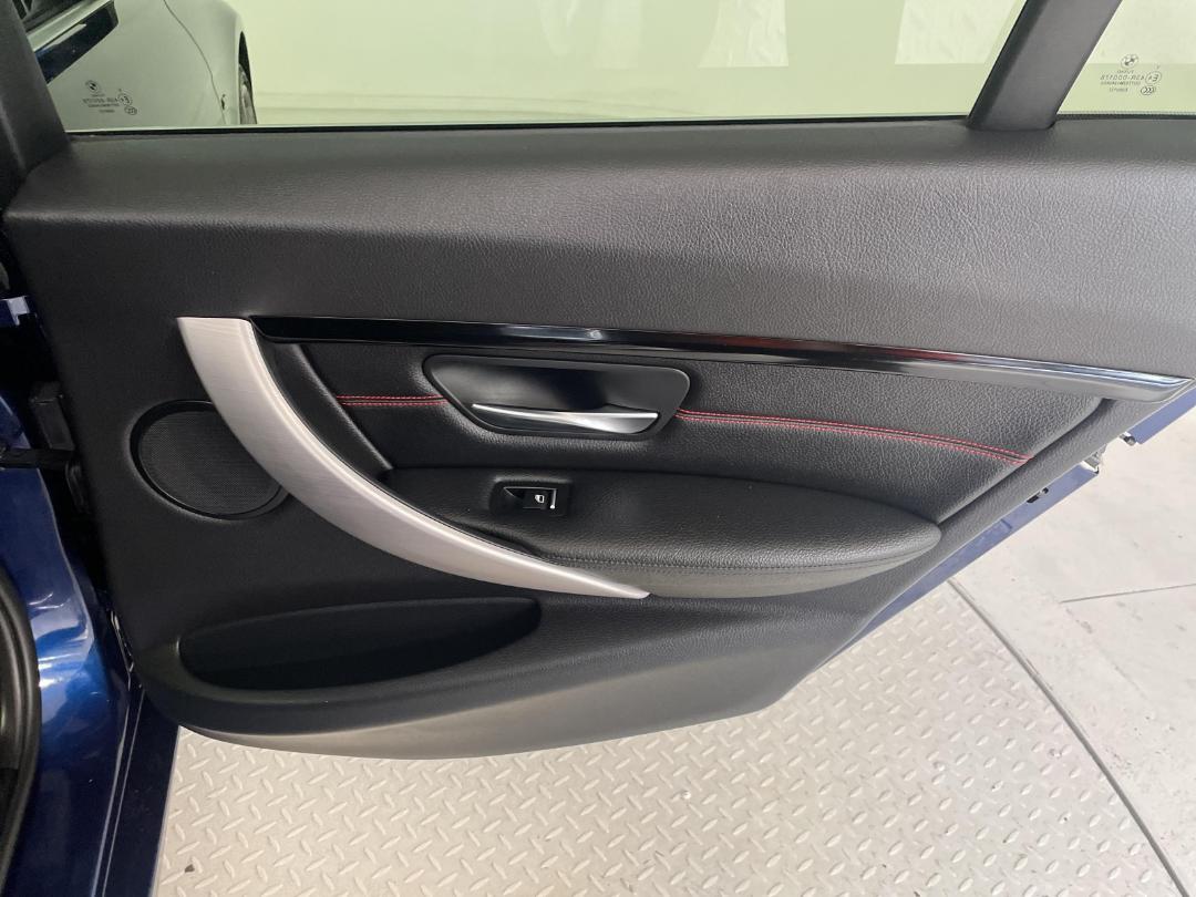 Photo '19' of BMW 3 Series Photo '19' of BMW 3 Series