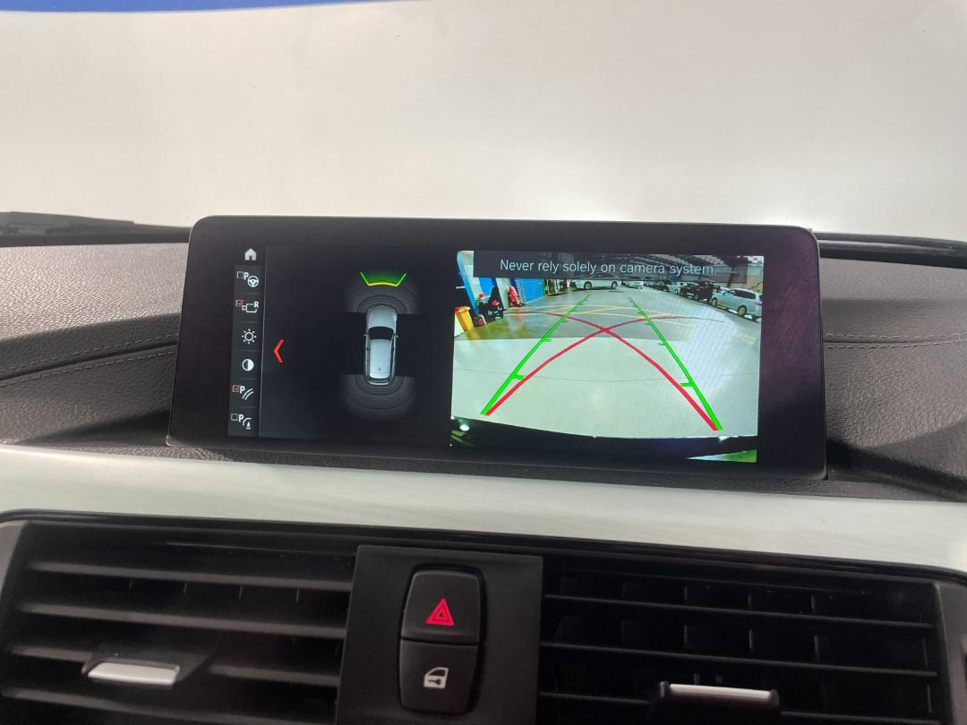 Photo '30' of BMW 3 Series Photo '30' of BMW 3 Series