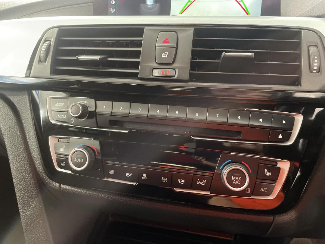 Photo '31' of BMW 3 Series Photo '31' of BMW 3 Series