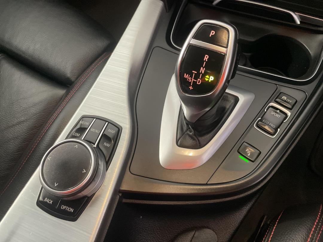 Photo '32' of BMW 3 Series Photo '32' of BMW 3 Series