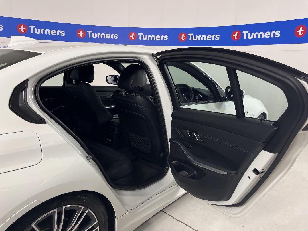 Photo '19' of BMW 320I