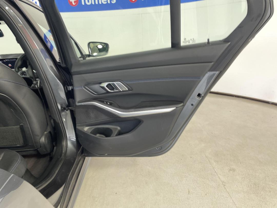 Photo '19' of BMW 320I