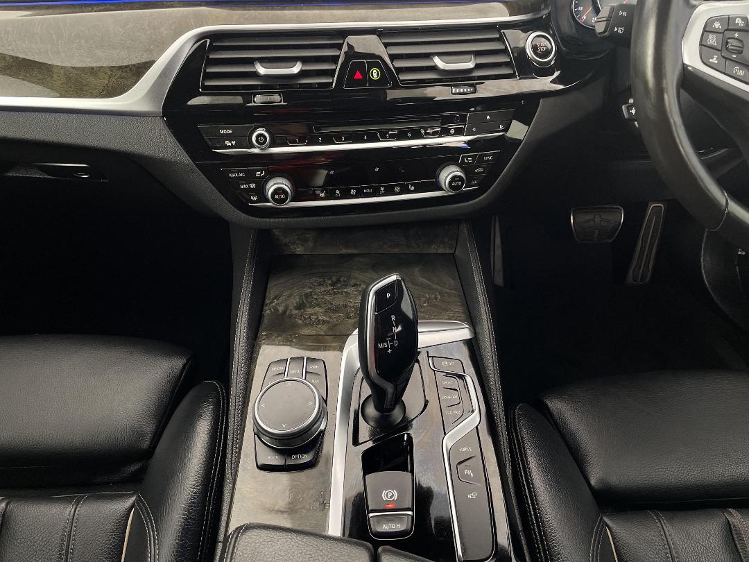 Photo '18' of BMW 530E