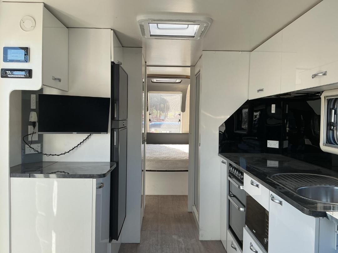 Photo '9' of CARAVAN RANGEFINDER Caravan - Tandem Photo '9' of CARAVAN RANGEFINDER Caravan - Tandem