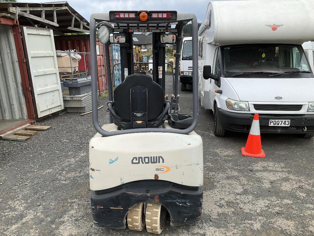 Photo '5' of Crown SC5200 Forklift Photo '5' of Crown SC5200 Forklift