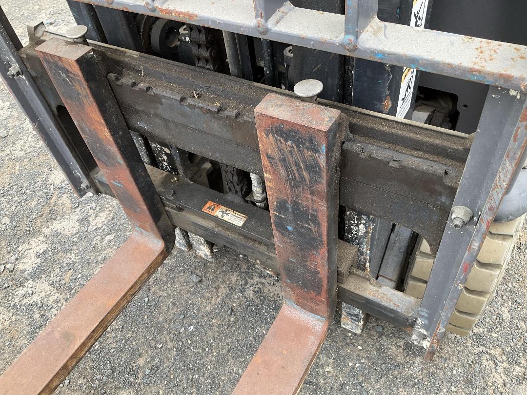 Photo '16' of Crown SC5200 Forklift Photo '16' of Crown SC5200 Forklift