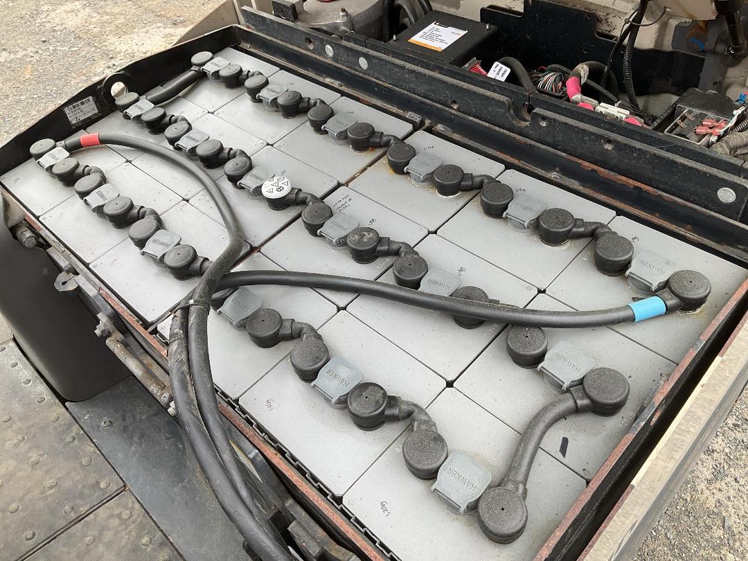 Photo '21' of Crown SC5200 Forklift Photo '21' of Crown SC5200 Forklift