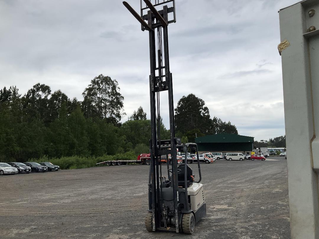 Photo '9' of Crown SC5200 Forklift Photo '9' of Crown SC5200 Forklift