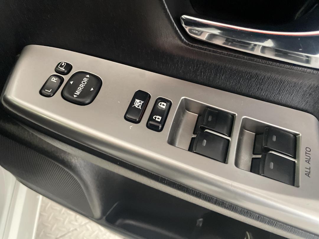 Photo '23' of Daihatsu Mebius