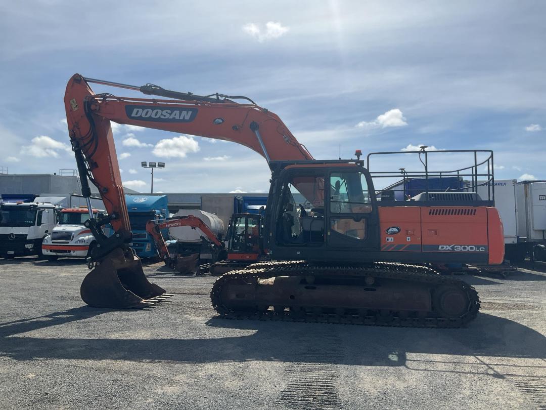 Photo '7' of DOOSAN DX300LC Excavator