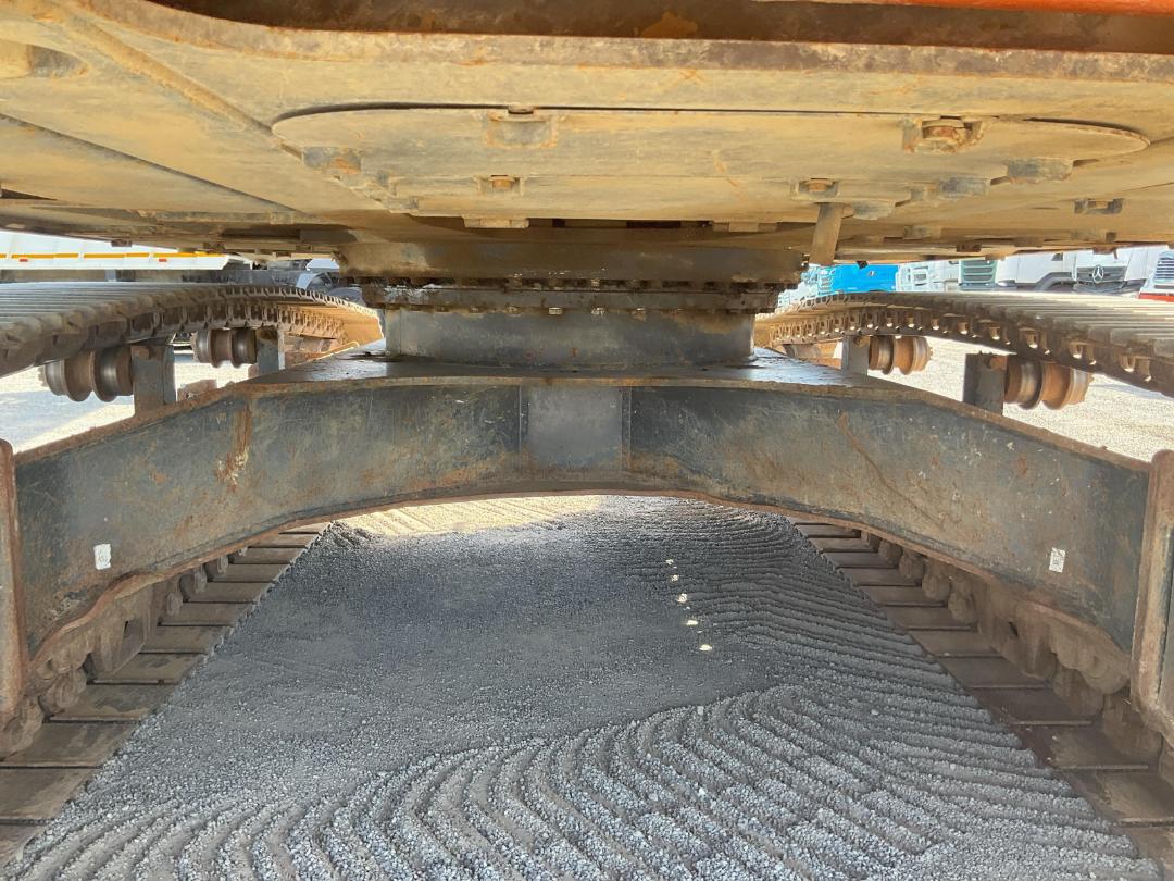 Photo '24' of DOOSAN DX300LC Excavator