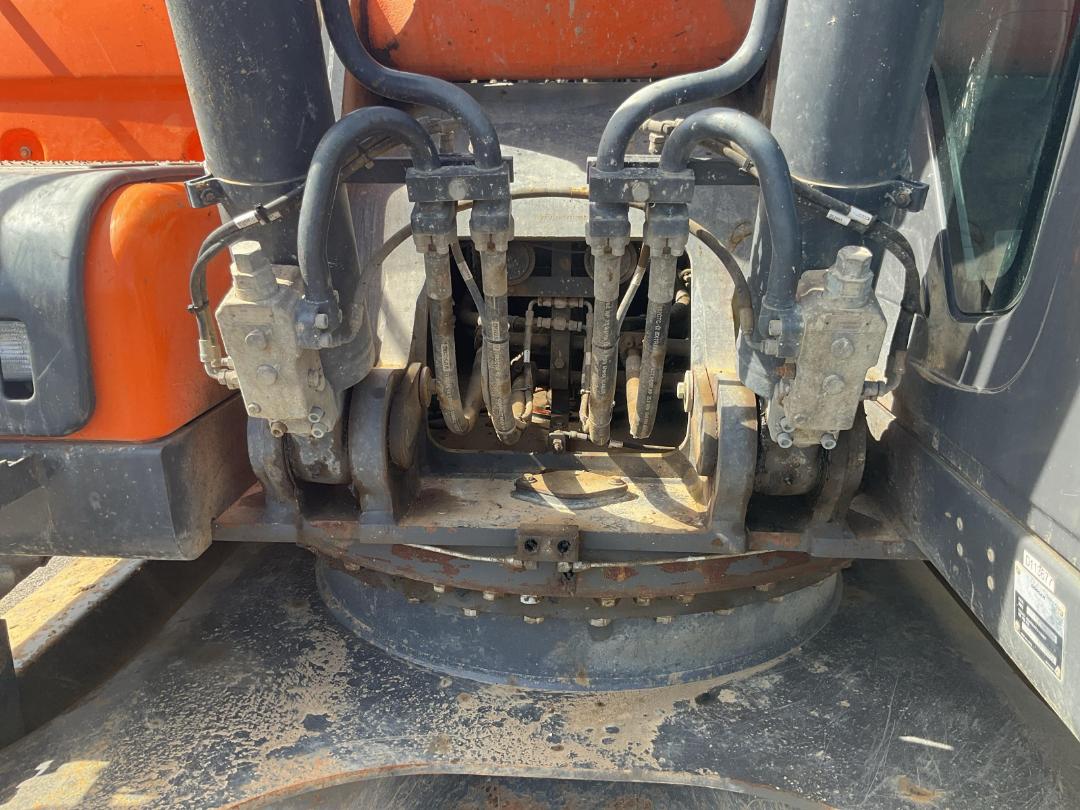 Photo '26' of DOOSAN DX300LC Excavator