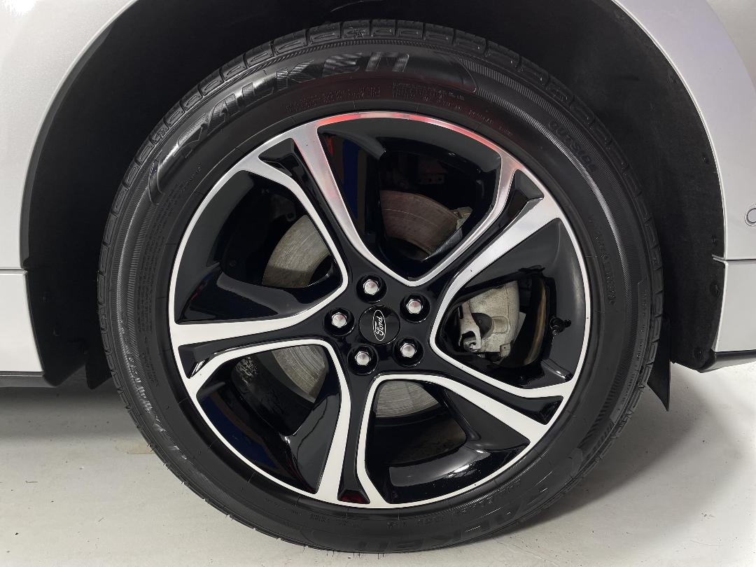 Photo '9' of Ford Endura