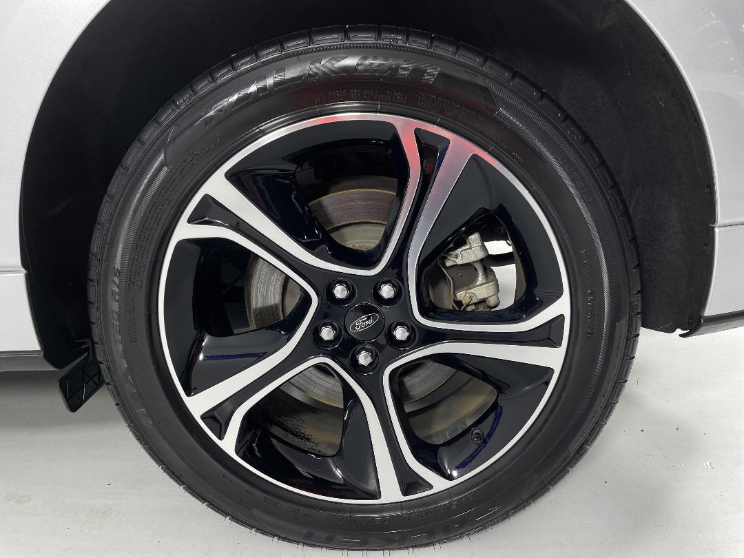 Photo '11' of Ford Endura