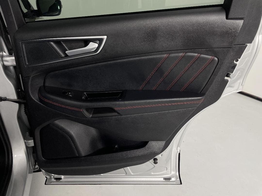 Photo '19' of Ford Endura