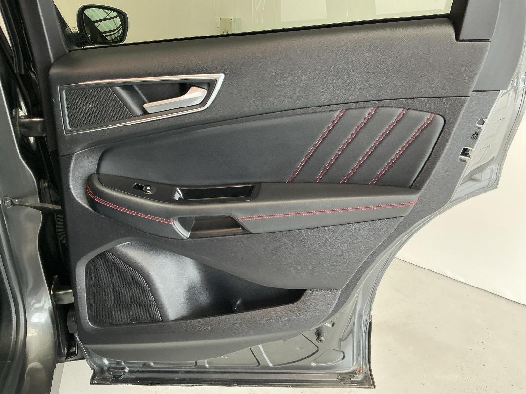 Photo '19' of Ford Endura