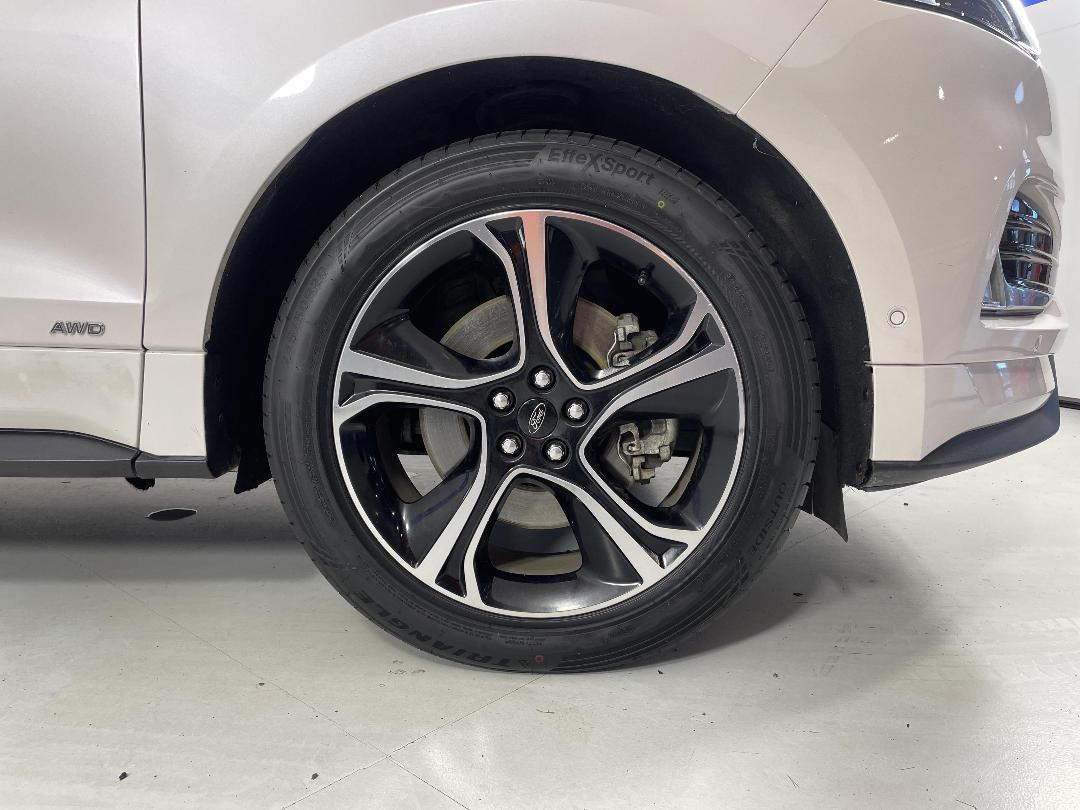 Photo '9' of Ford Endura