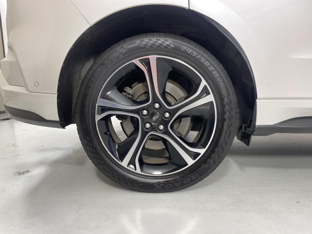 Photo '12' of Ford Endura