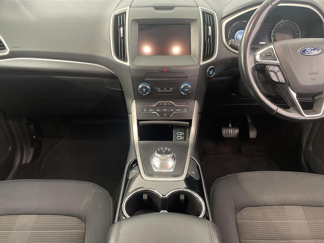 Photo '18' of Ford Endura