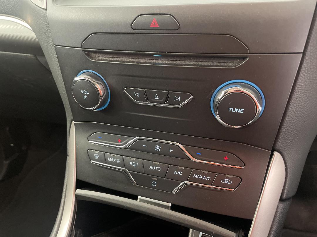 Photo '31' of Ford Endura