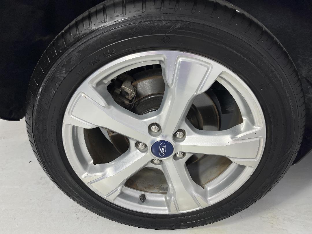 Photo '12' of Ford Escape