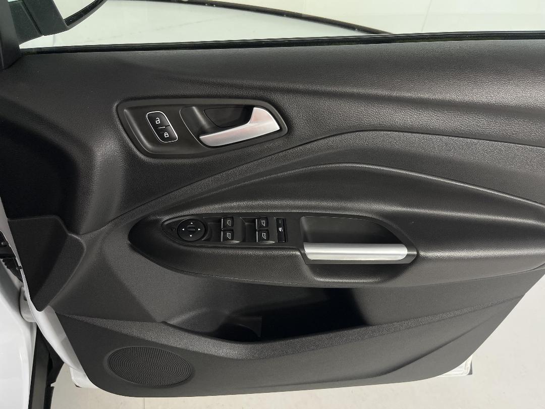 Photo '15' of Ford Escape