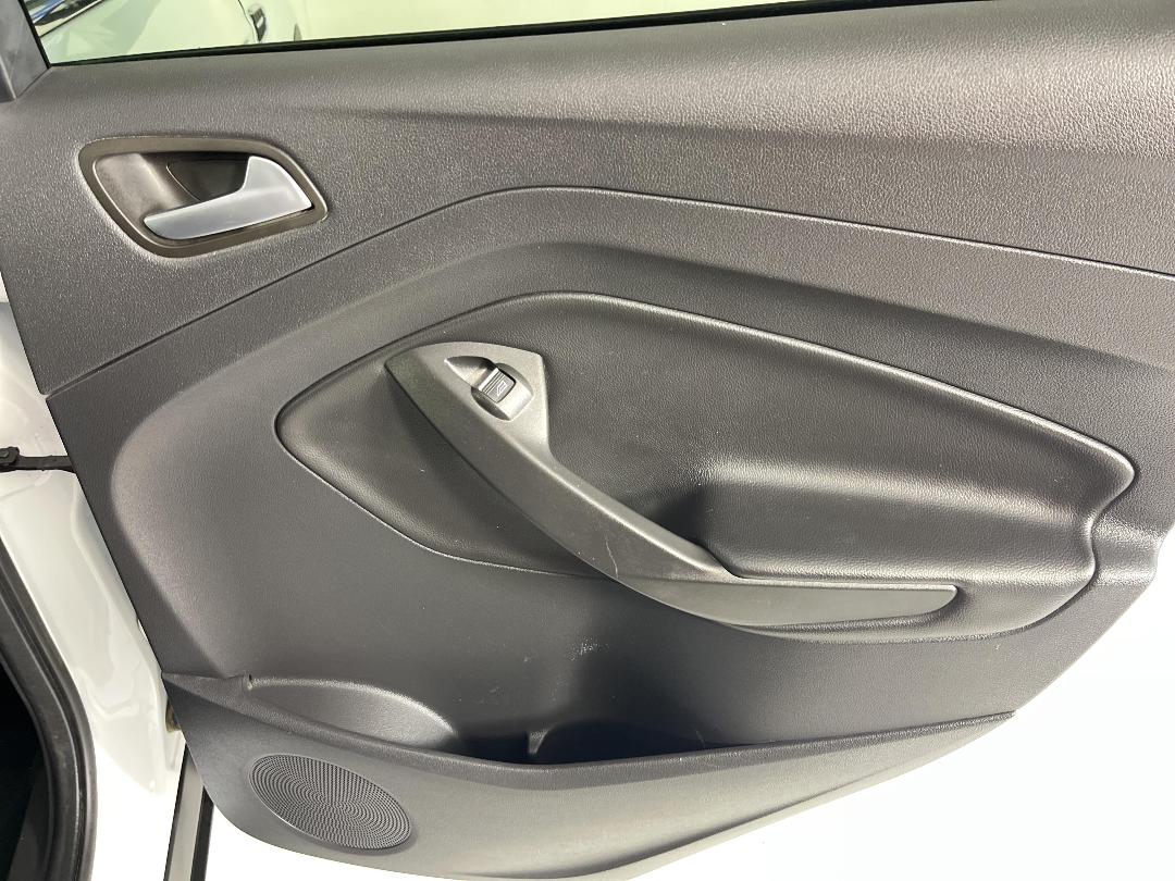 Photo '19' of Ford Escape