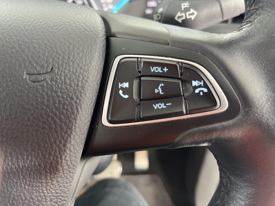 Photo '28' of Ford Escape