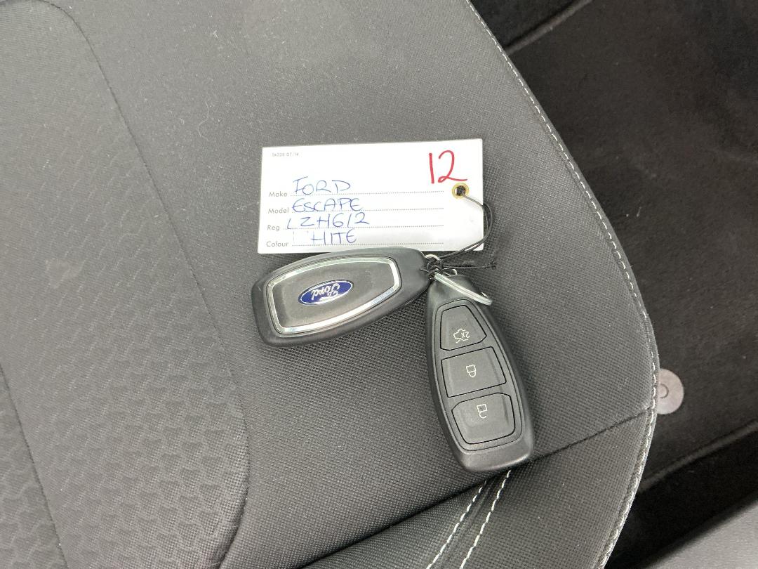 Photo '22' of Ford Escape