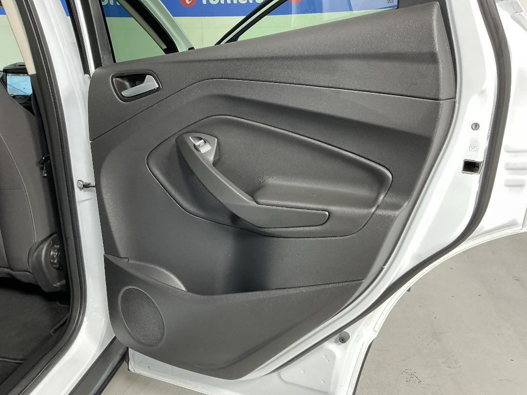 Photo '19' of Ford Escape