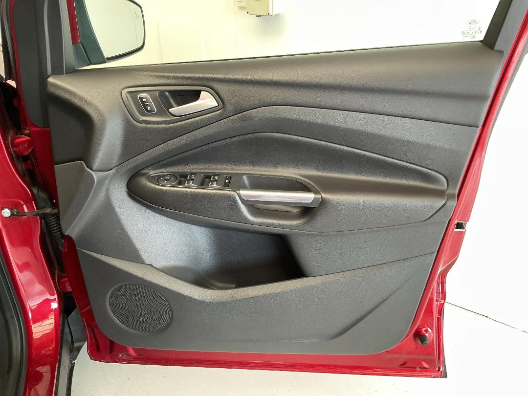 Photo '15' of Ford Escape Photo '15' of Ford Escape