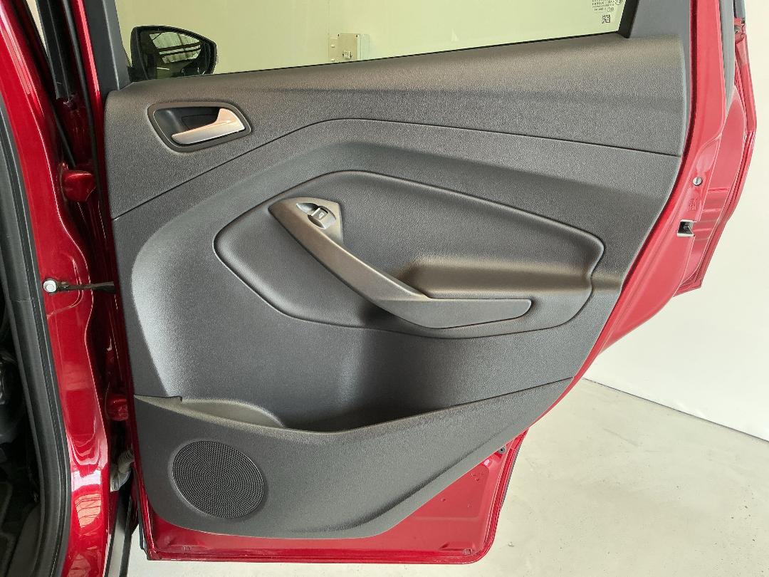 Photo '19' of Ford Escape Photo '19' of Ford Escape