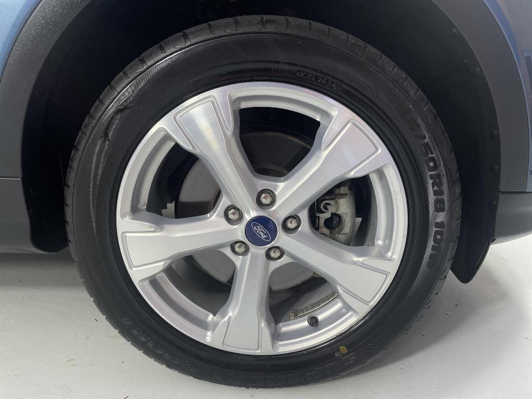 Photo '9' of Ford Escape