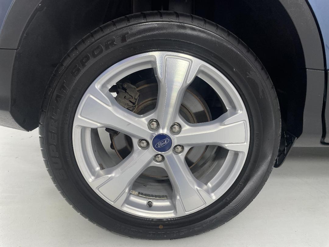 Photo '12' of Ford Escape