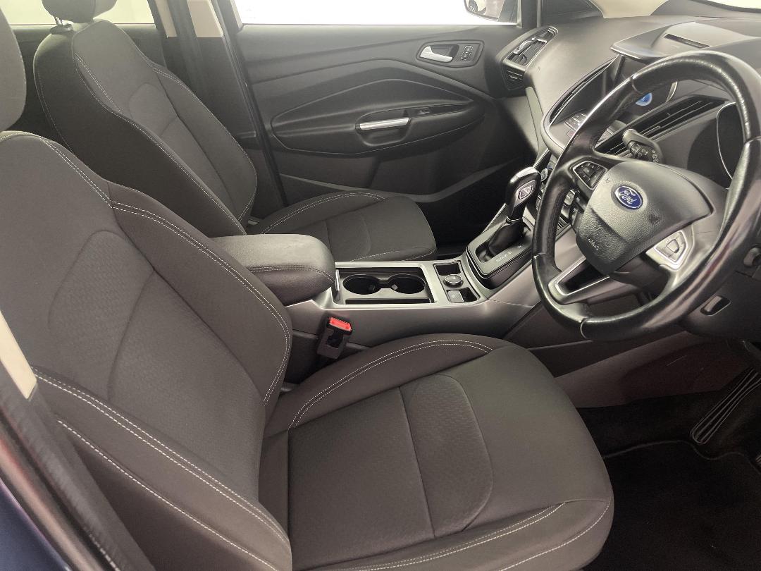 Photo '16' of Ford Escape