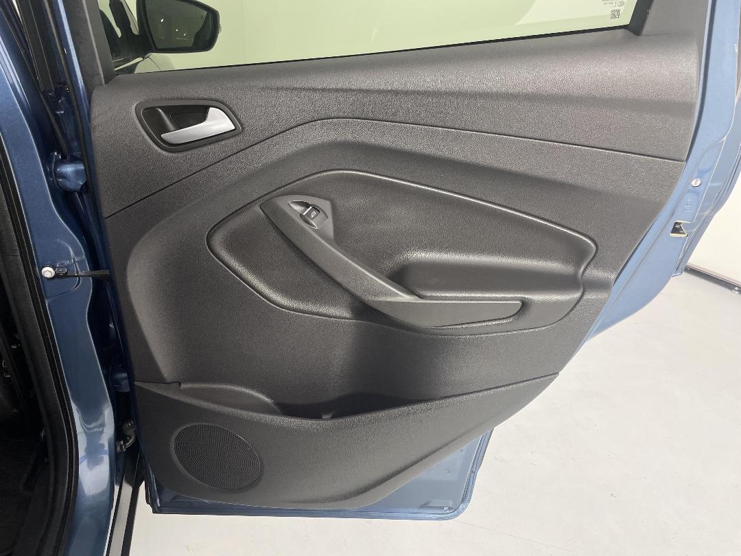 Photo '19' of Ford Escape