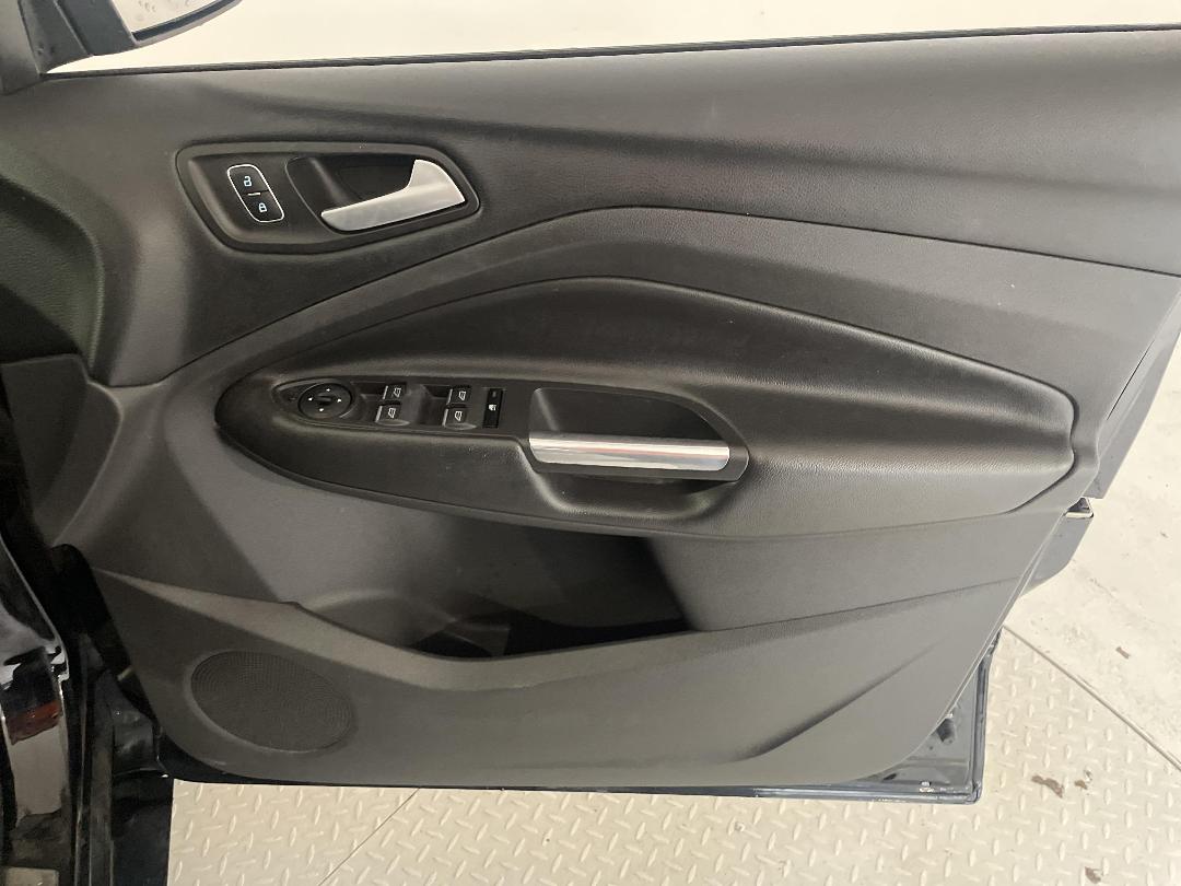 Photo '15' of Ford Escape Photo '15' of Ford Escape