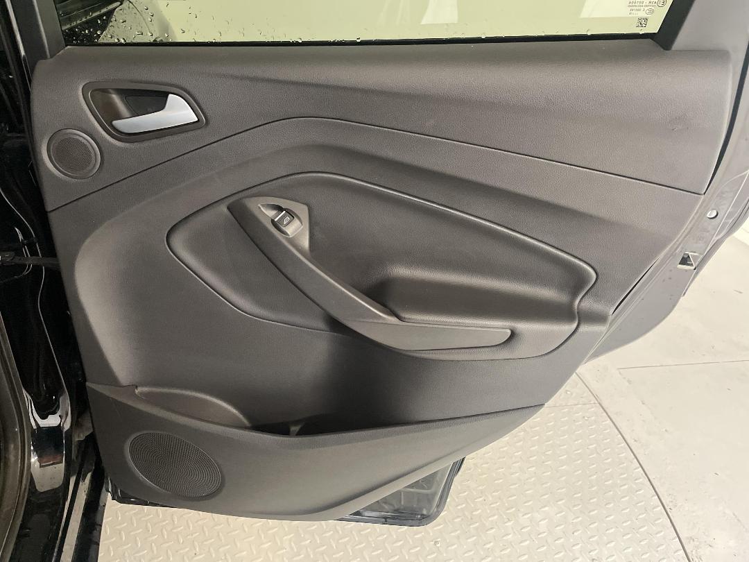 Photo '19' of Ford Escape Photo '19' of Ford Escape