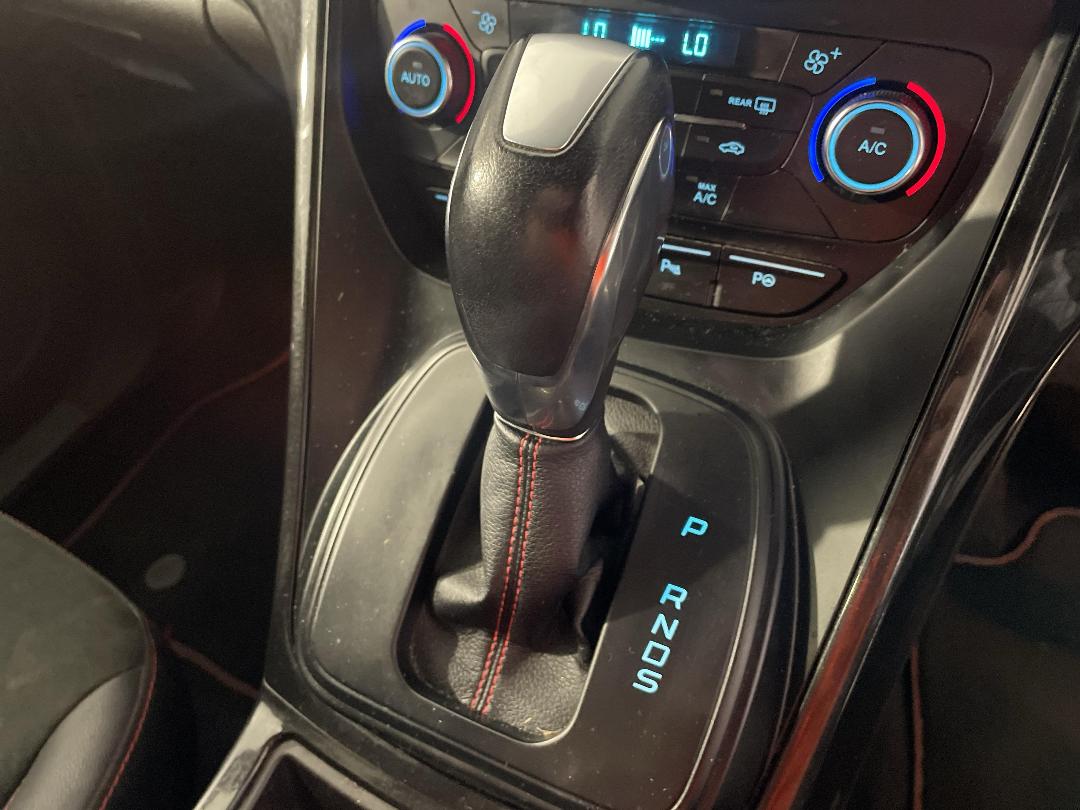 Photo '33' of Ford Escape Photo '33' of Ford Escape