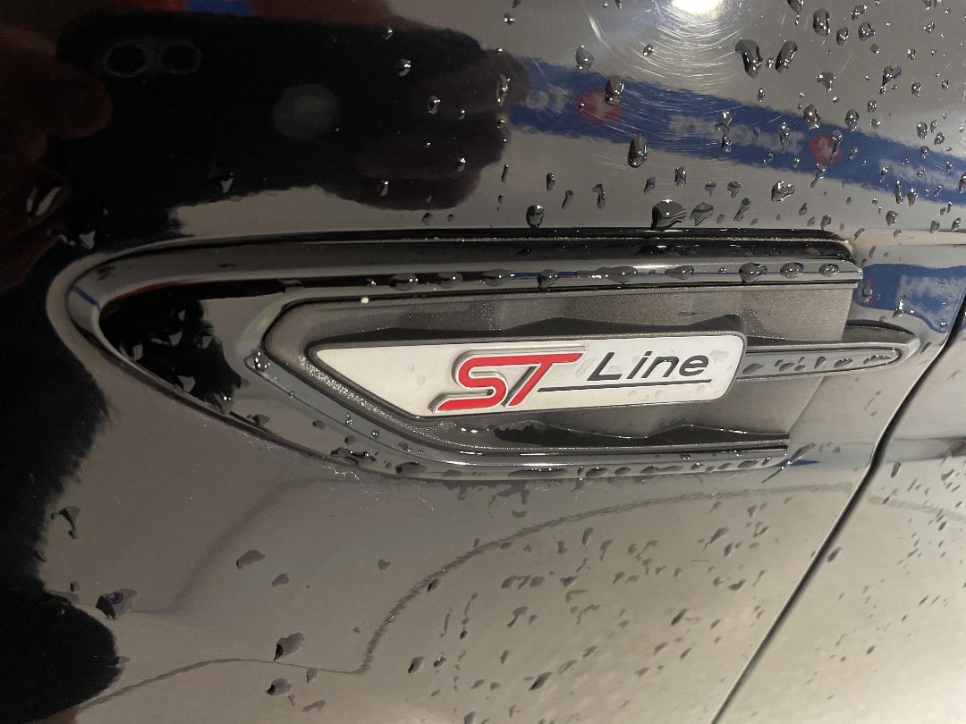 Photo '37' of Ford Escape Photo '37' of Ford Escape