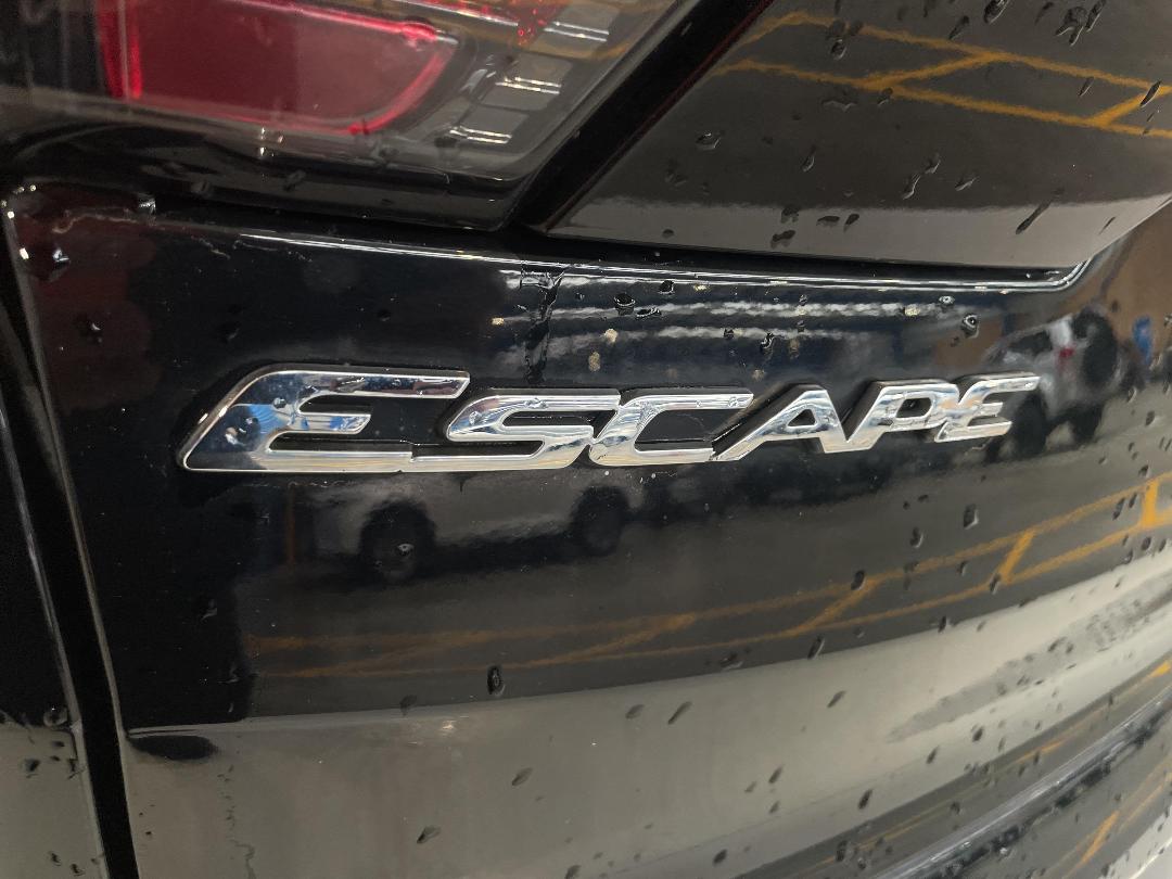 Photo '38' of Ford Escape Photo '38' of Ford Escape