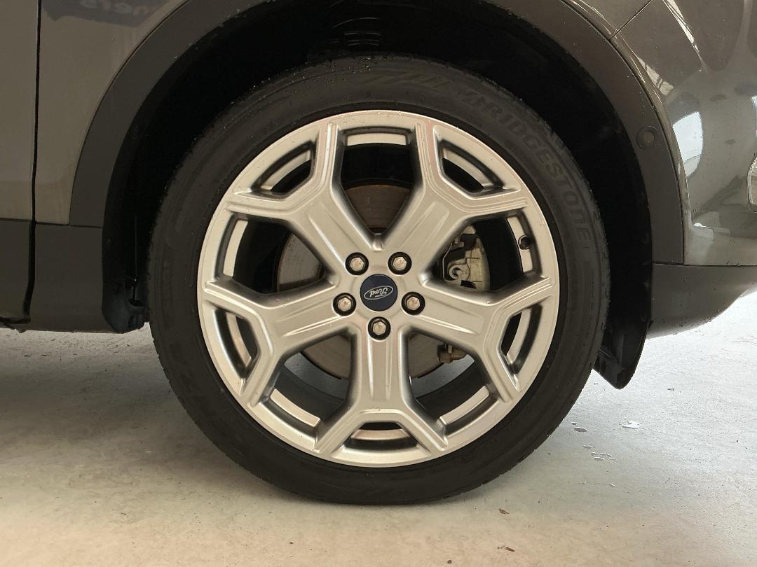 Photo '9' of Ford Escape