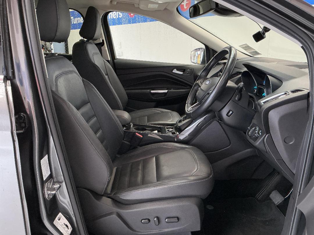 Photo '16' of Ford Escape