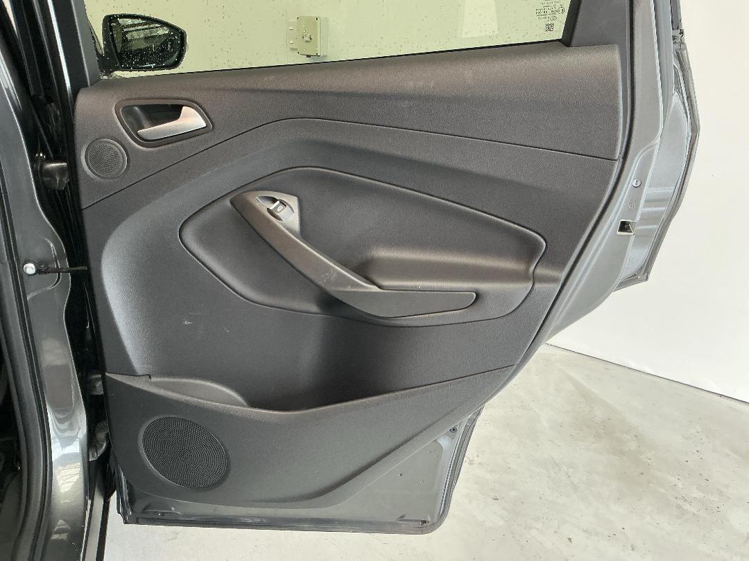 Photo '19' of Ford Escape