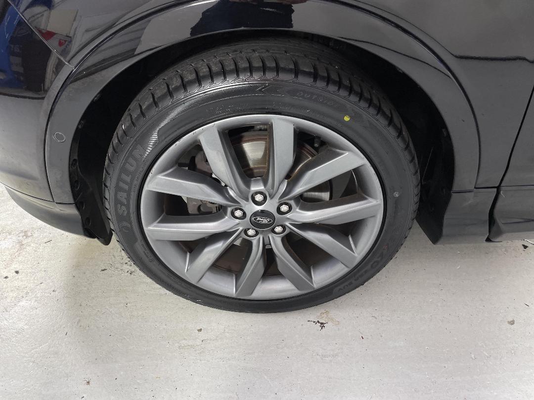 Photo '10' of Ford Escape