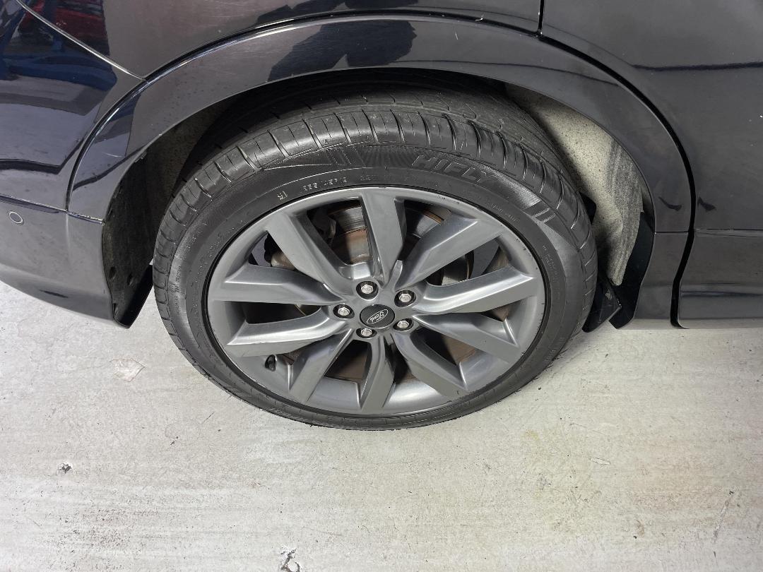 Photo '12' of Ford Escape