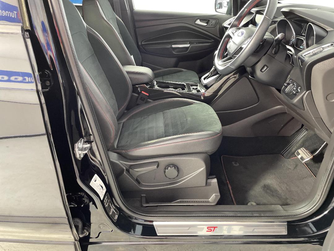 Photo '16' of Ford Escape