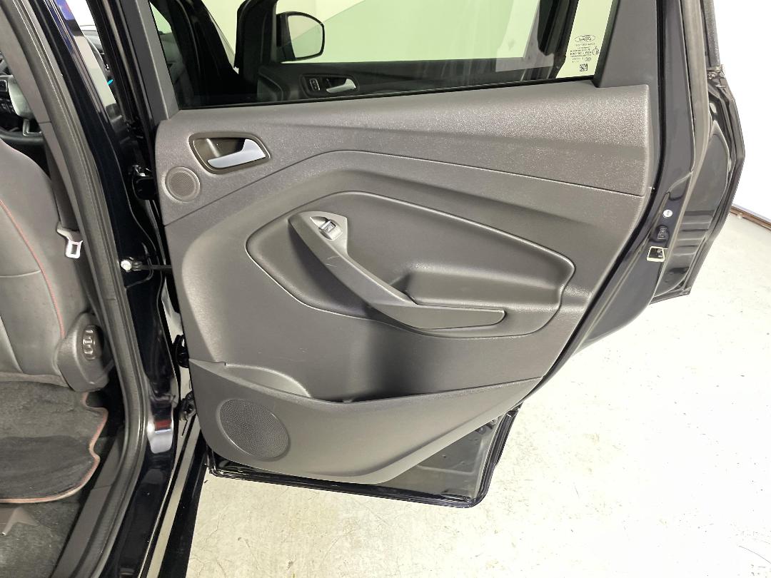 Photo '19' of Ford Escape