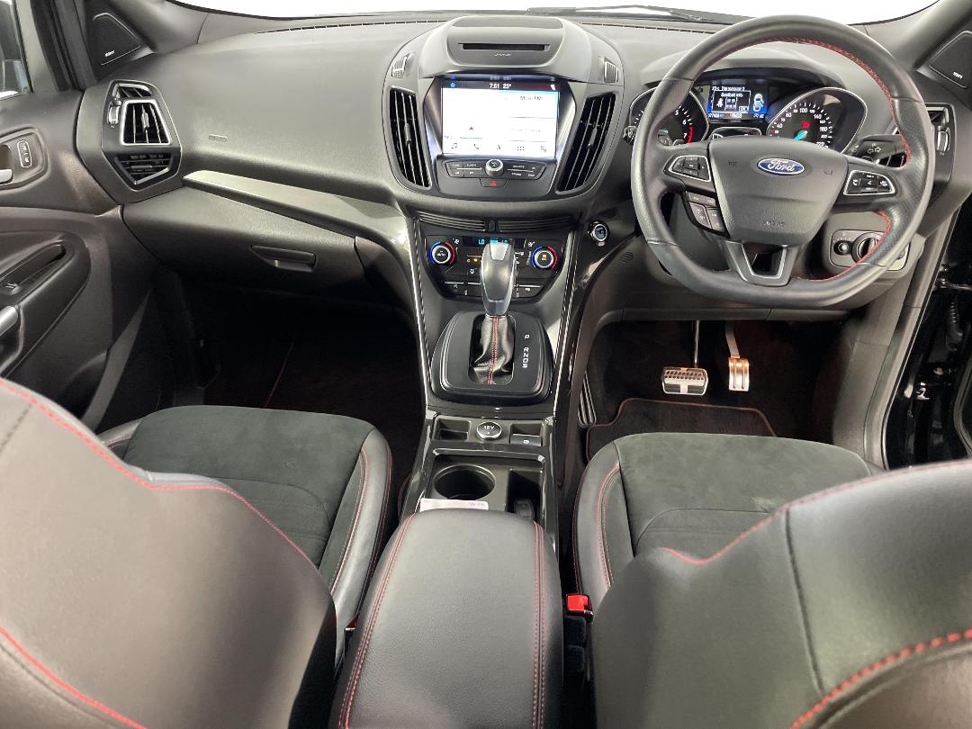 Photo '17' of Ford Escape